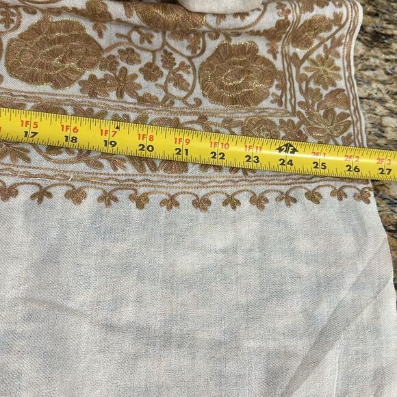 Elegant Gold And Cream Floral Pattern Fringe Trim Shawl - Picture 3 of 4